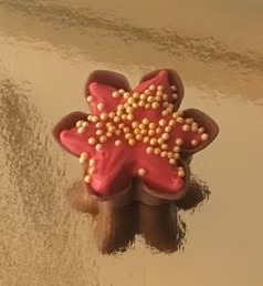 Röd Julros  Hasselnöt (INNEHÅLLER NÖTTER & GLUTEN)