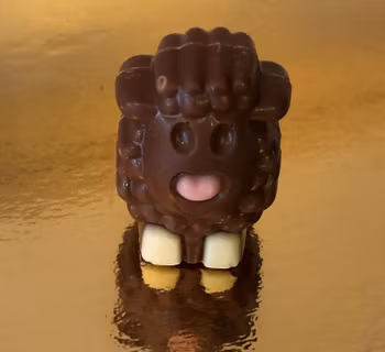 Lilla lammet, mjölkchoklad med chokladkräm (INNEHÅLLER GLUTEN)