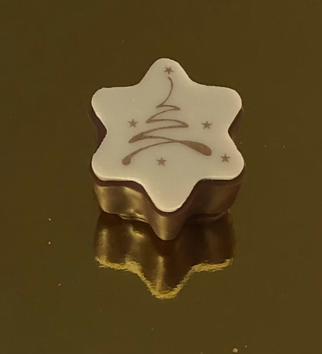 Julstjärna Amaretto (Innehåller NÖTTER)