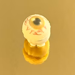 Vår egen: Öga med smak av hallon