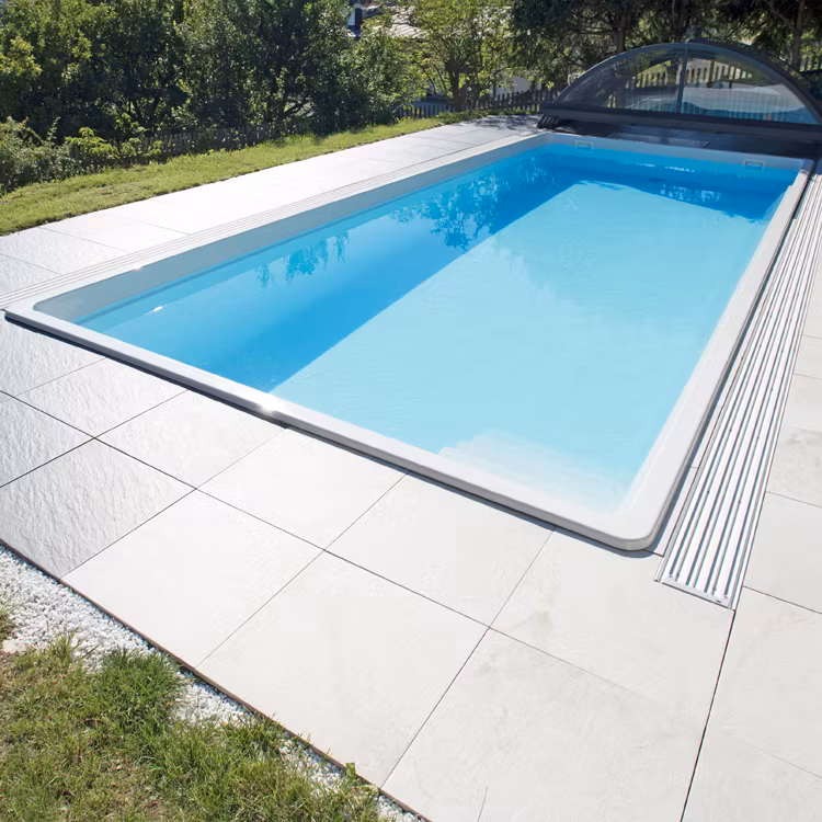 Glasfiberpool Rügen 900 med hörntrappa