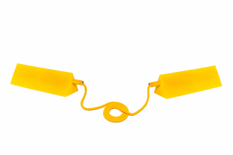 Mark 3 Ice widebody twin aircraft chock with rope