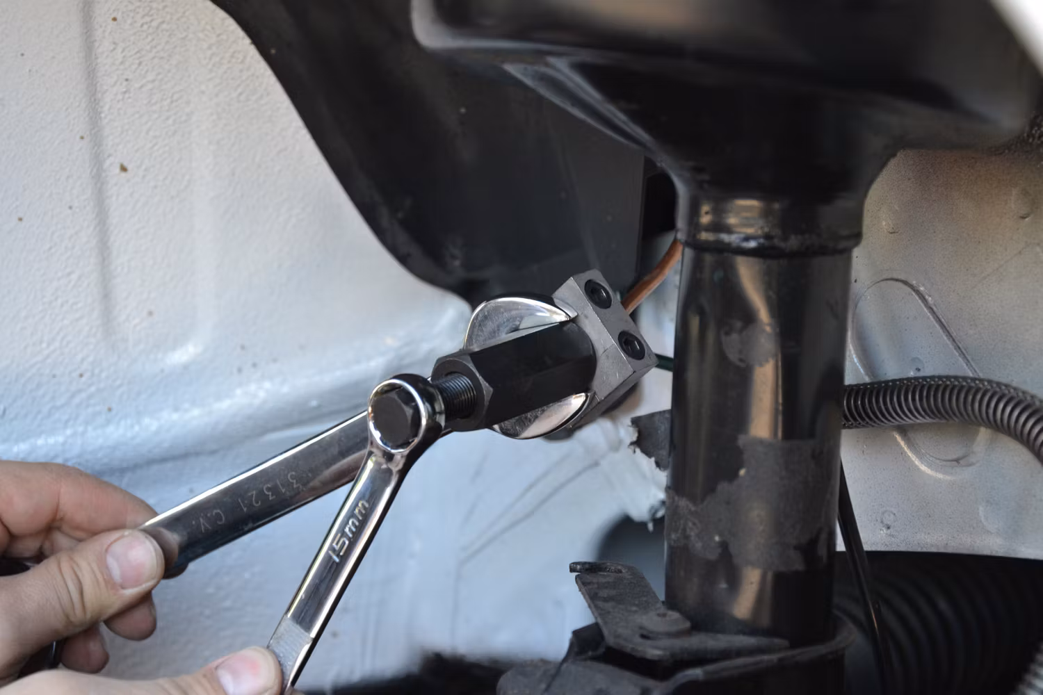 Brake line flaring tool