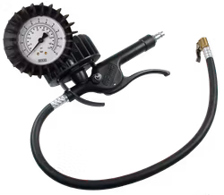 Hand tyre filler with valve plug