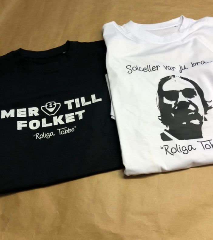 Merch Roliga Tobbe tröja, välj färg i kassan
