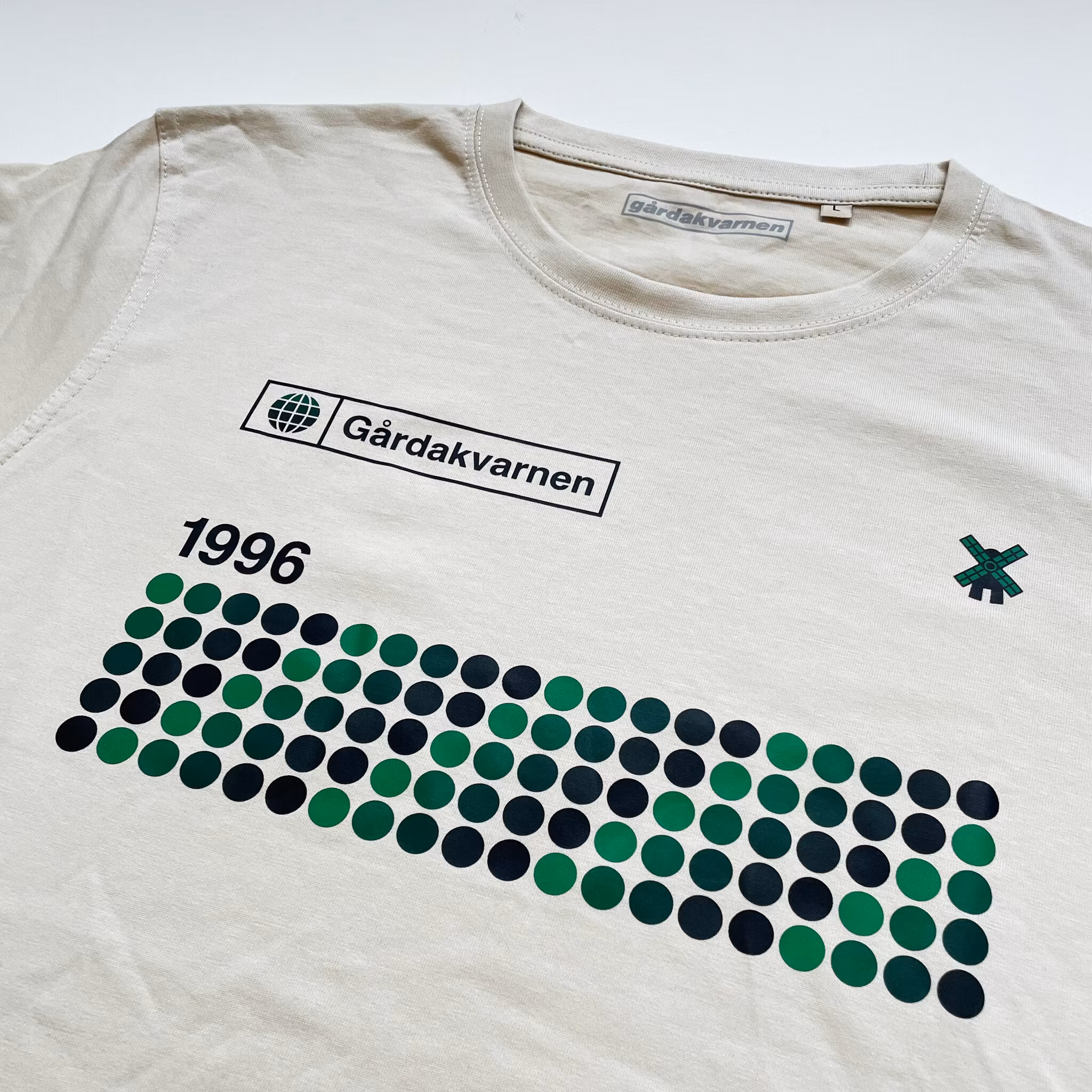 T-SHIRT: 2025
