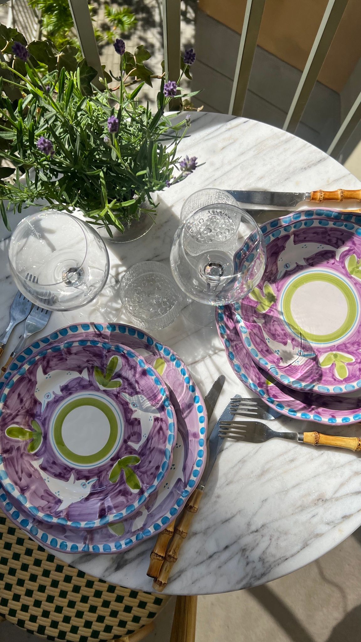 Amalfi mattallrik, lila med djurmönster, 26 cm