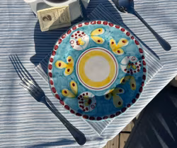 Amalfi mattallrik, aquamarin med fiskmönster, 26 cm