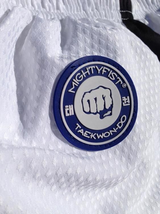MIGHTY FIST: ITF TAEKWON-DO DRÄKT MATRIX 1-3 DAN