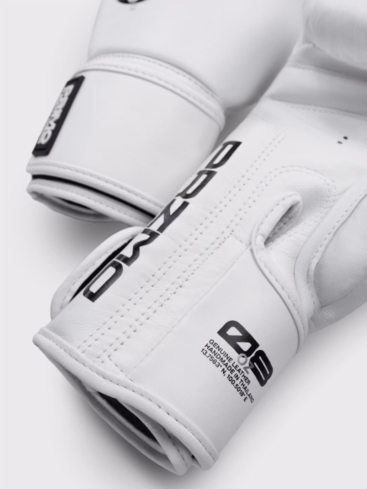 PRIMO: MAMBA SERIES BOXING GLOVES - WHITE