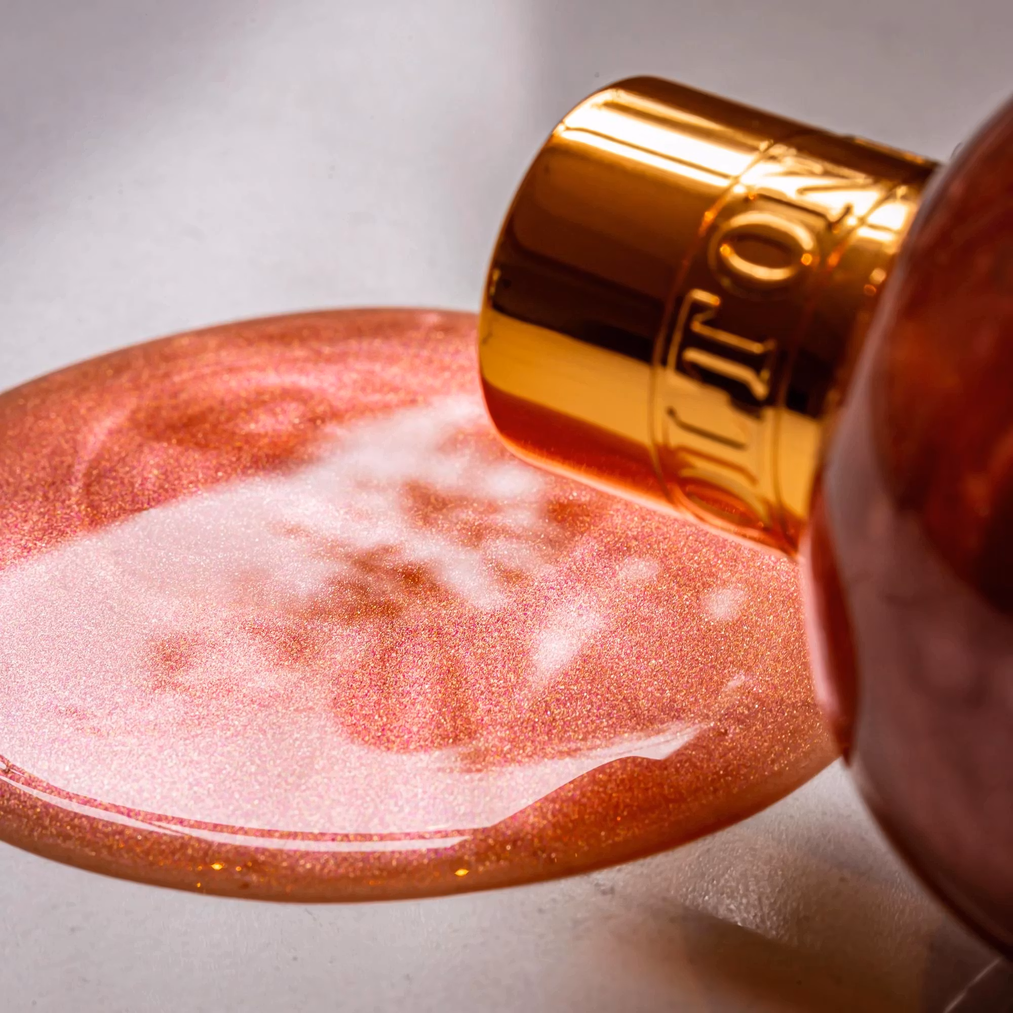 Molton Brown - Rose Dunes Bath & Shower Gel 300ml