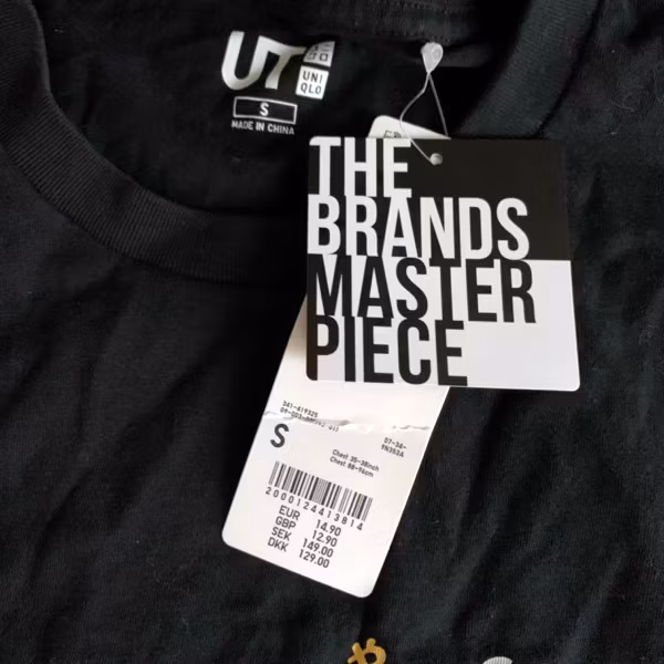 CALBEE Uniqlo UT (S) (NEW) T-SHIRT