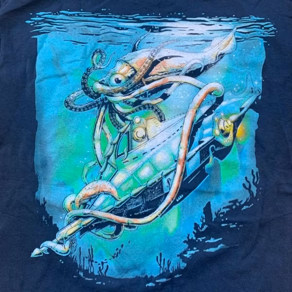 CAPTAIN NEMO Giant Squid (S)  T-SHIRT