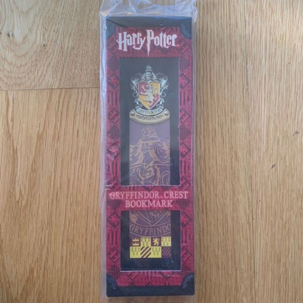 HARRY POTTER Gryffindor Crest Bookmark