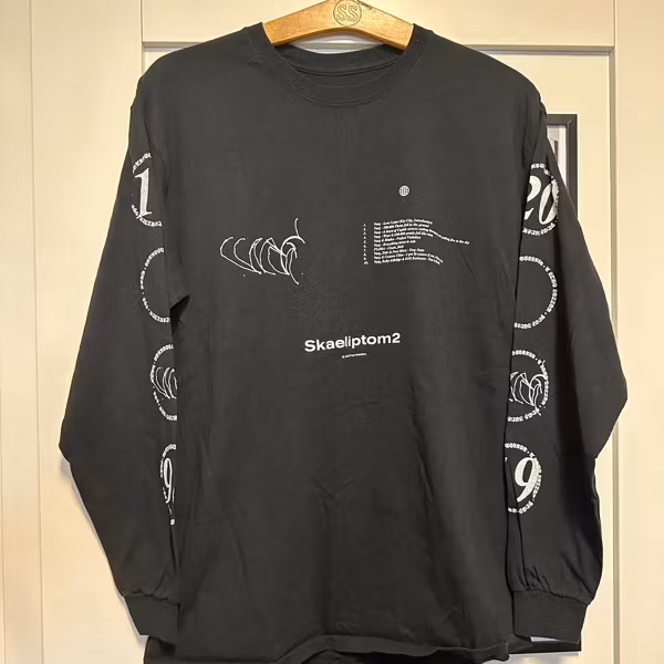 VARG Skaeliptom2 (L) (USED) LONG SLEEVE