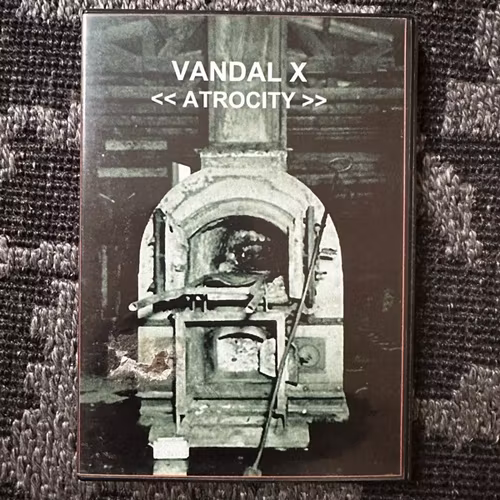 VANDAL X Atrocity (Spatter - Italy reissue) (NM) CDR