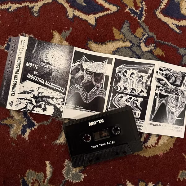 MO*TE VS INDUSTRIA MASOQUISTA Peak Time Align / Hipócritas Y Ciegos (Skuggsidan - Sweden original) (NM) TAPE