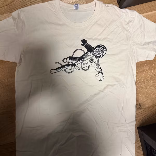 DEAD KOSMONAUT Gravitas (L) (USED) T-SHIRT