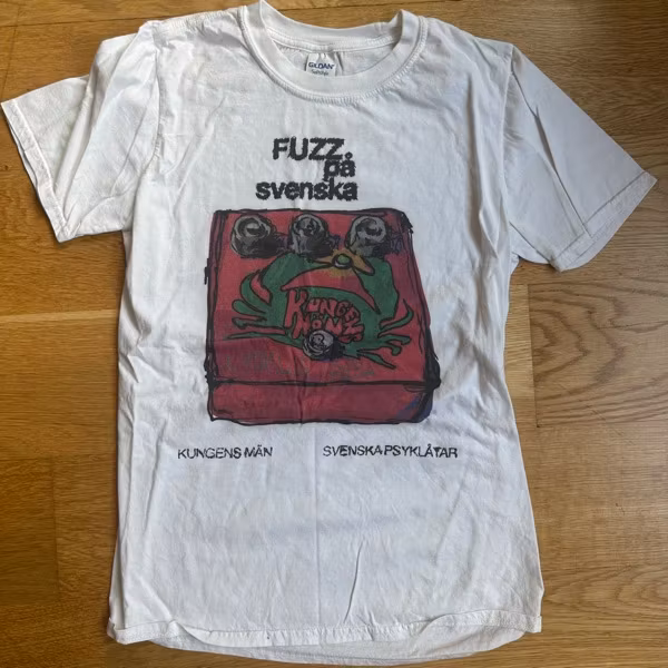KUNGENS MÄN Fuzz På Svenska (XS) (USED) T-SHIRT