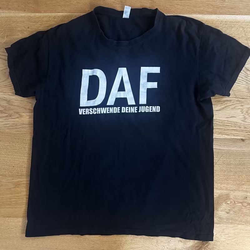 DAF (Deutsch Amerikanische Freundschaft) Verschwende Deine Jugend (XXL) T-SHIRT