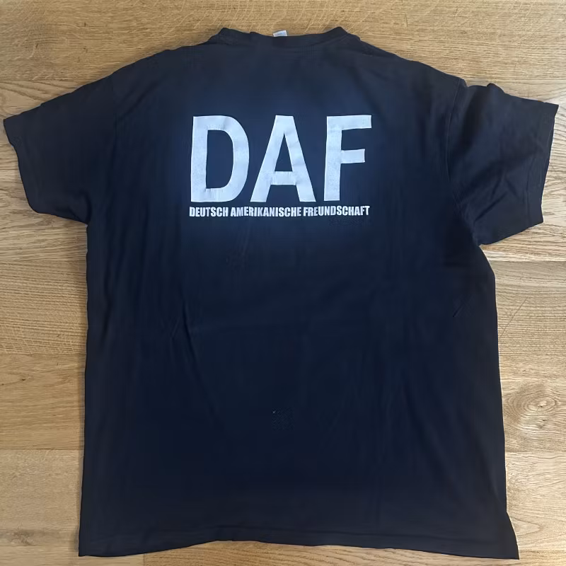 DAF (Deutsch Amerikanische Freundschaft) Verschwende Deine Jugend (XXL) T-SHIRT