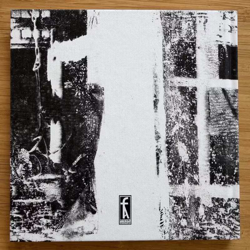 GRUNT Kiveen Ikuistettu (Freak Animal - Finland original) (NM) CD+BOOK
