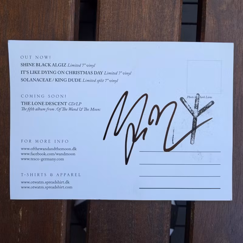 OF THE WAND AND THE MOON Pin + Signed card (NM/EX) PIN+CARD