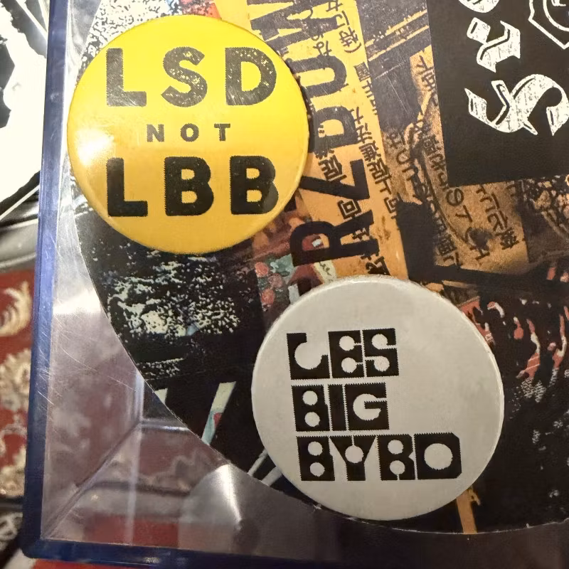 LES BIG BYRD Logo (NM) 2xBADGE