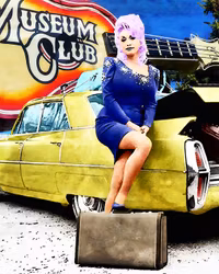 DOLLY PARTON