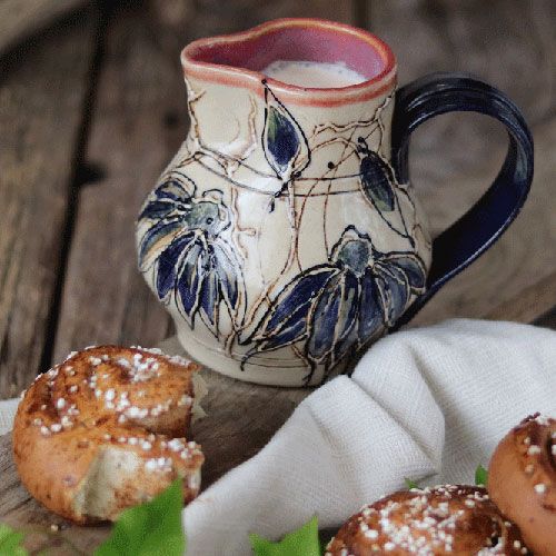 Handgjord keramik i stengods, handgjord kanna, drejad keramikkanna, drejad tillbringare, vattenkanna, saftkanna, kanna webshop, tillbringare webshop, webshop