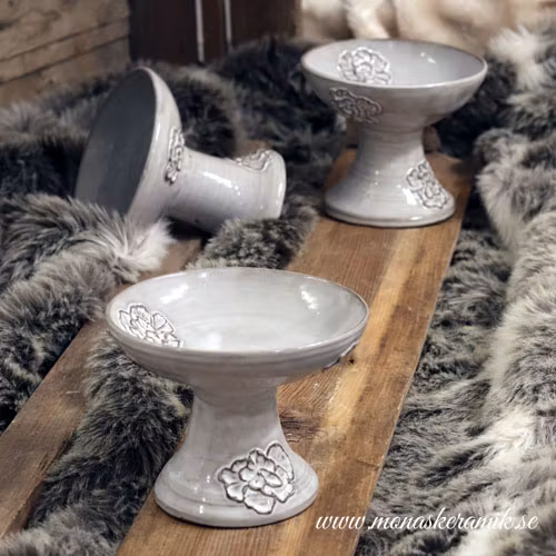 Skål på fot - Handgjord keramik i stengods