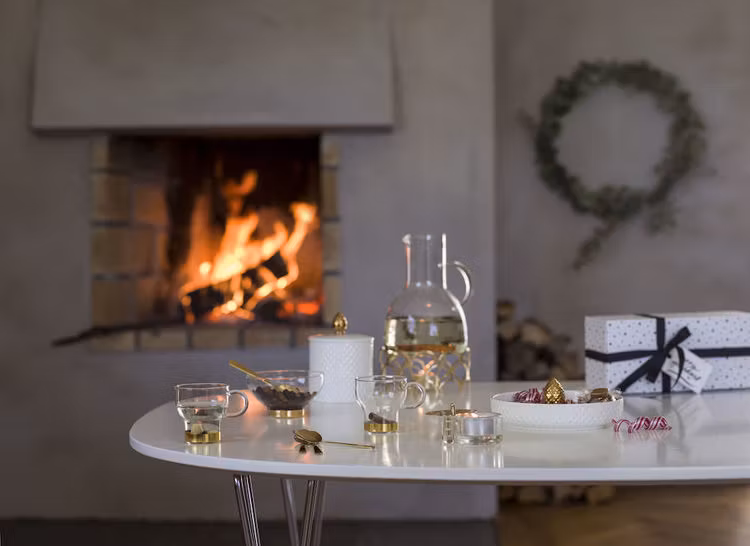 Glöggkanna med värmare i guld