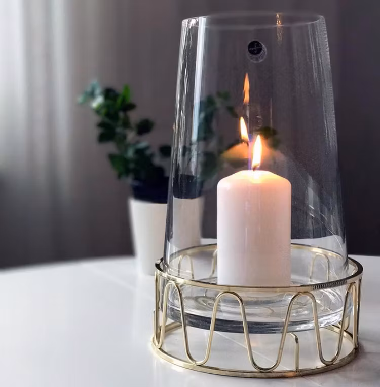 Ljuslykta/vas i guld H28 cm