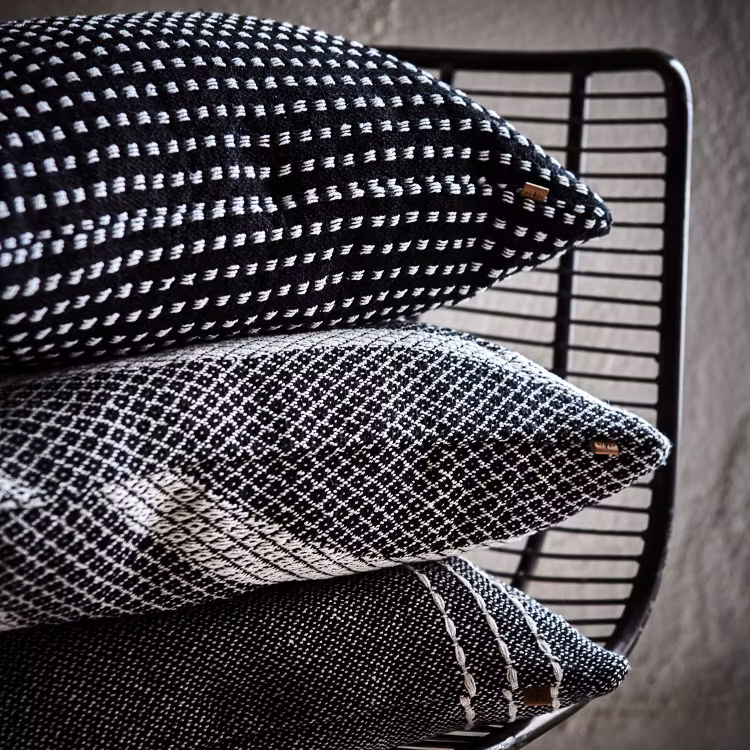 Kuddfodral ANNA, Svart/natur