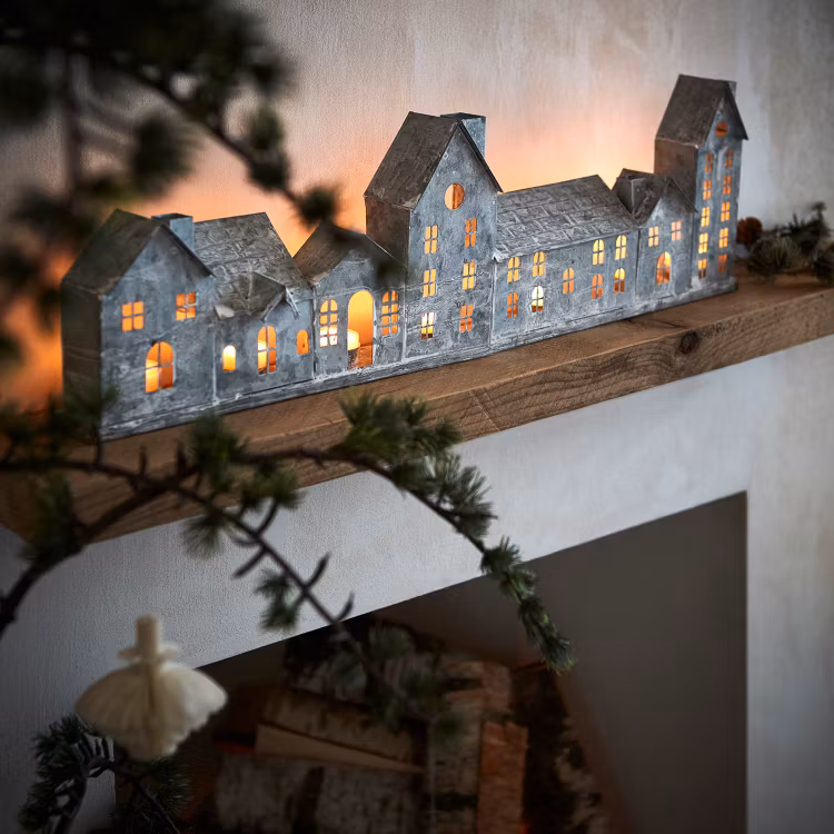 Ljuslykta hus, FENIX, Grå/vit