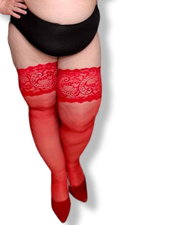 Comfort 20 röd stay up bred spets