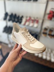 Ara Slip-in