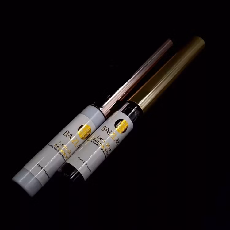 Lash glue accelerator