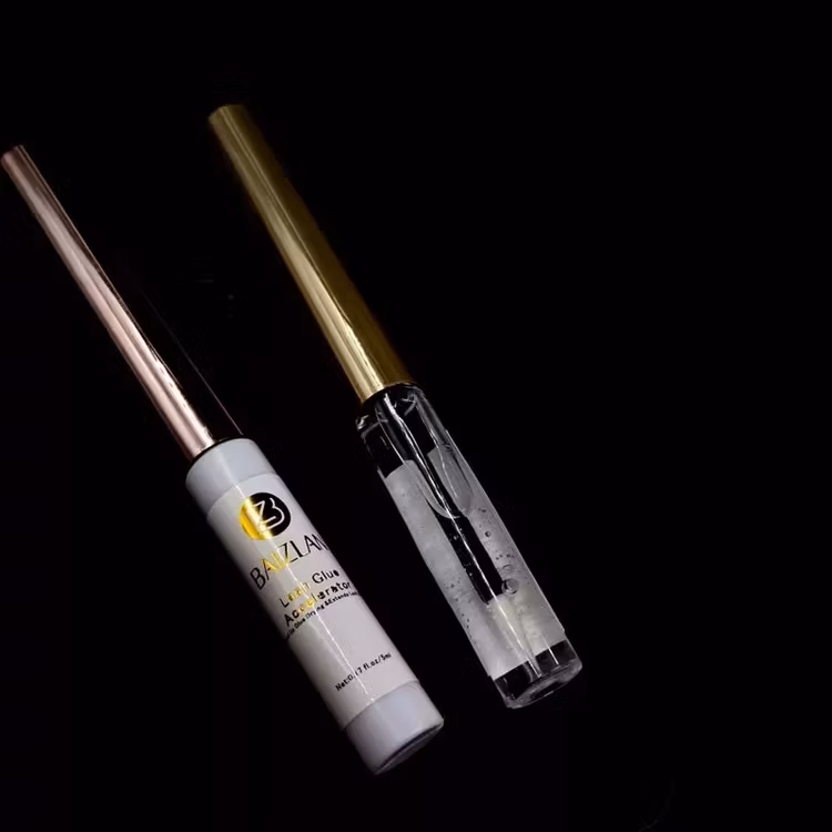 Lash glue accelerator