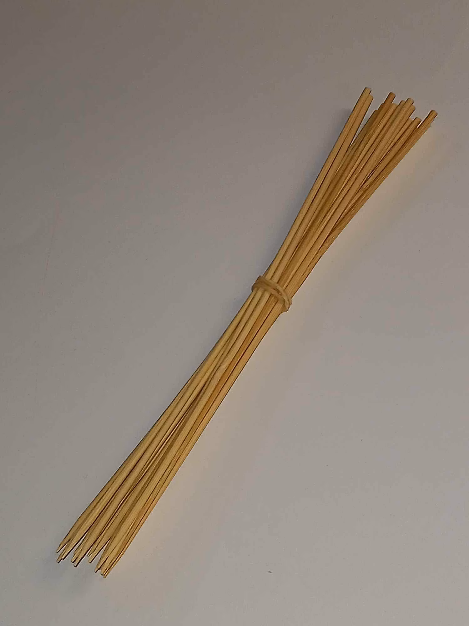 pinnar i trä ca 25cm ca 20st