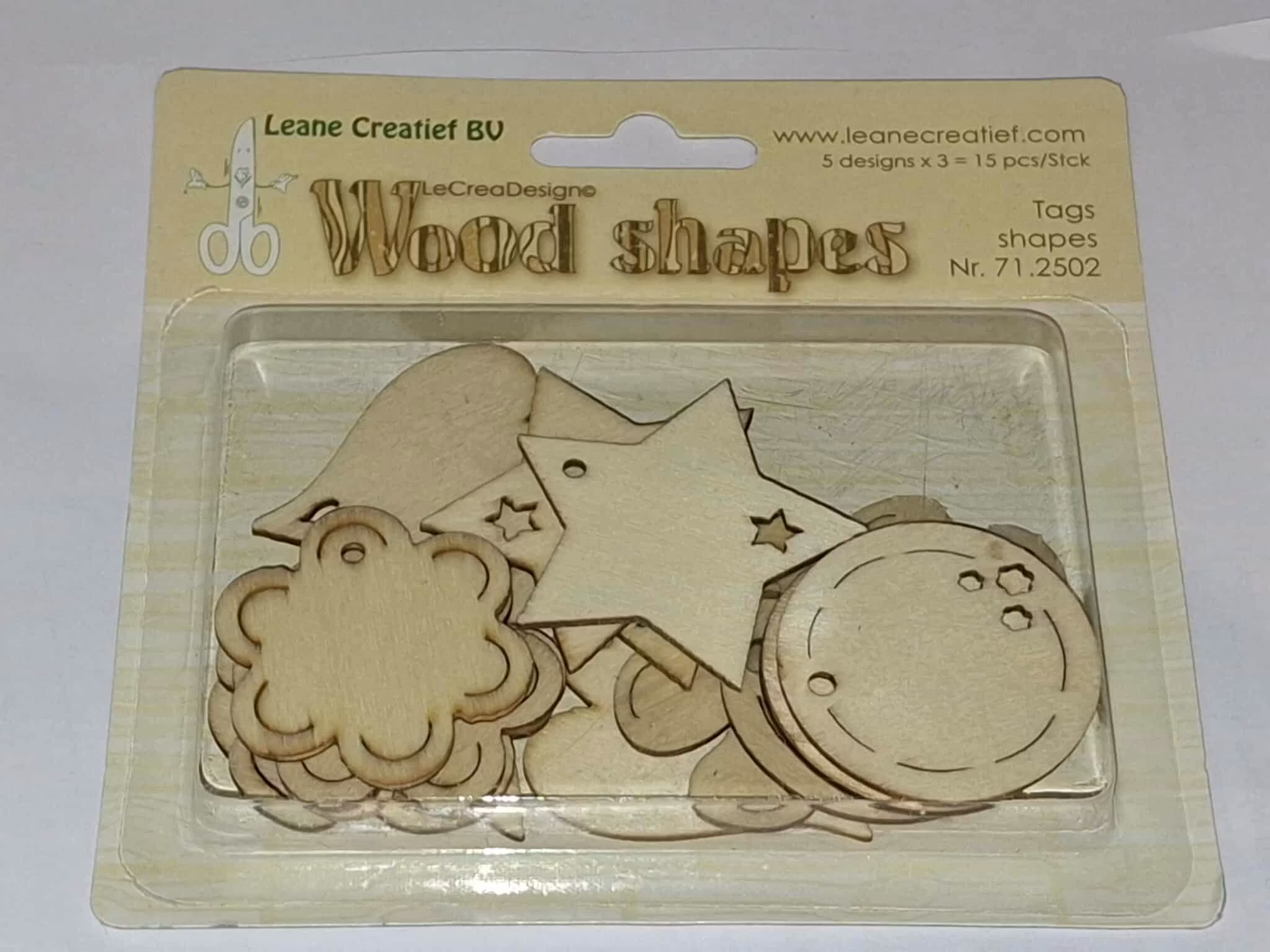 Leane Wood Shapes - tags 71 2502