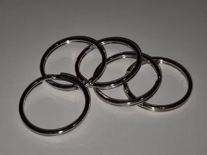 Nyckelring ca 2,5cm diameter, 5st per påse