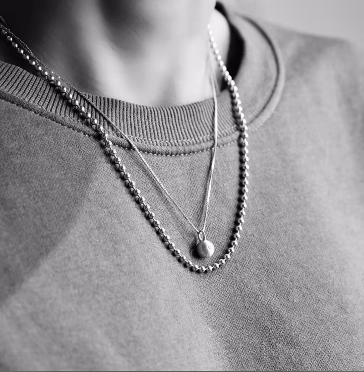 Sparkling Globe Necklace Silver