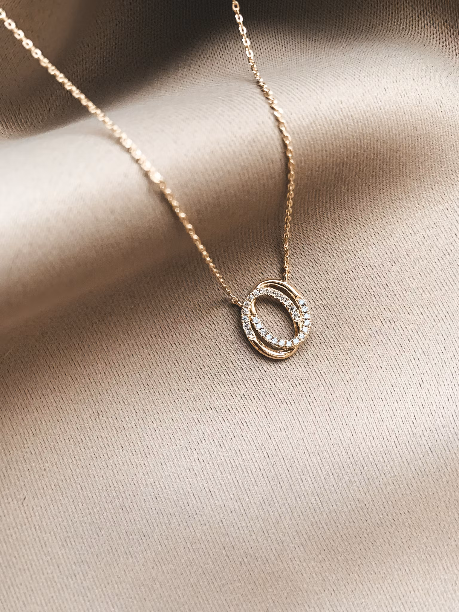 Circle of Paris Necklace Gold