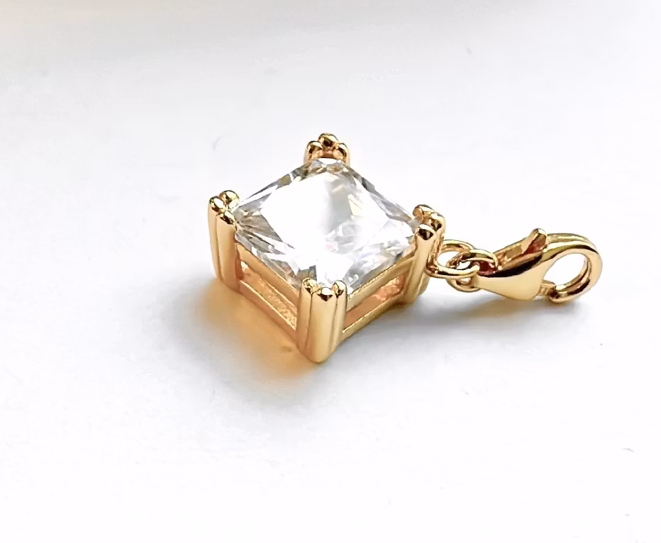 Lola Charm Gold