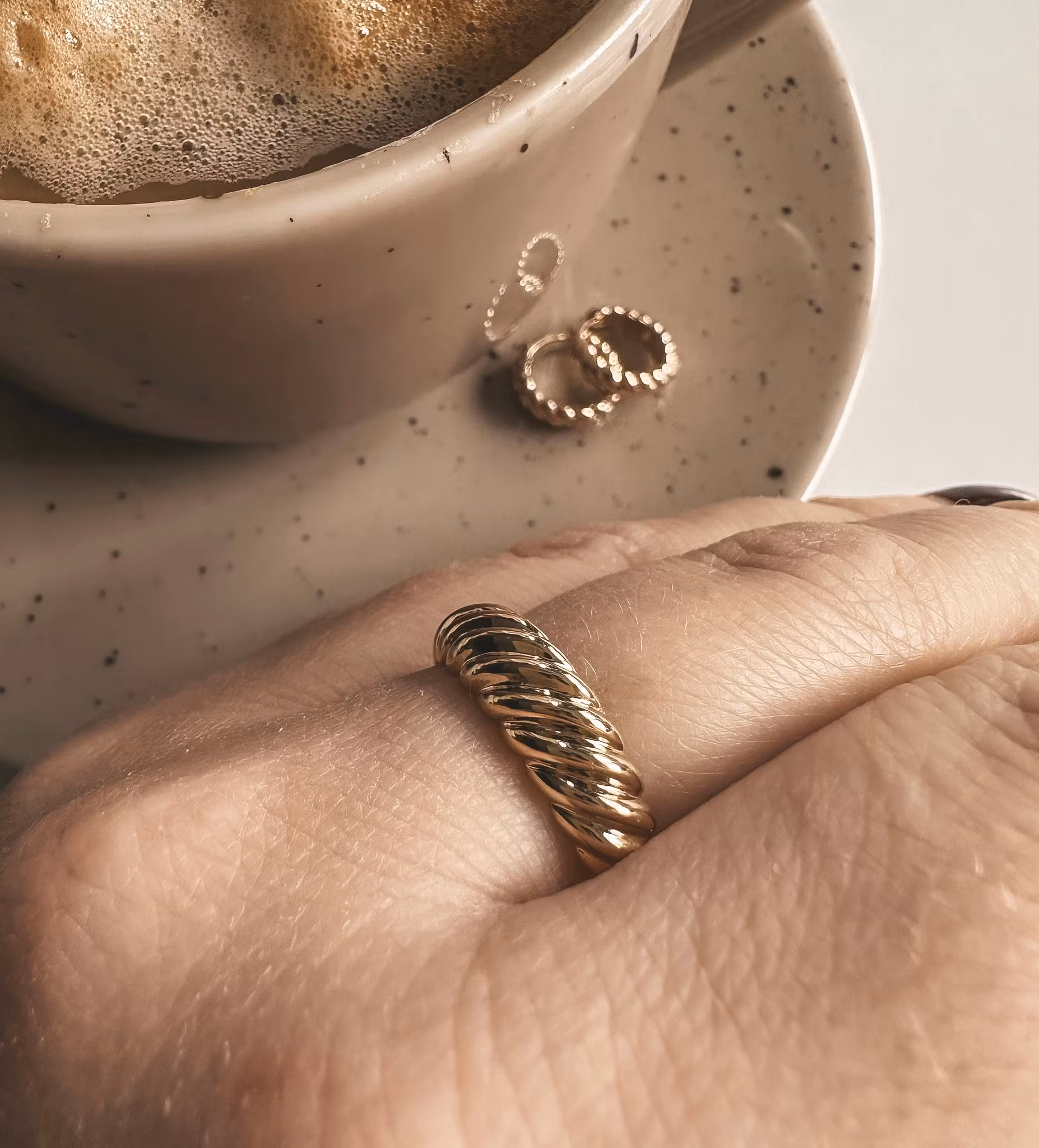 Croissant Ring Gold