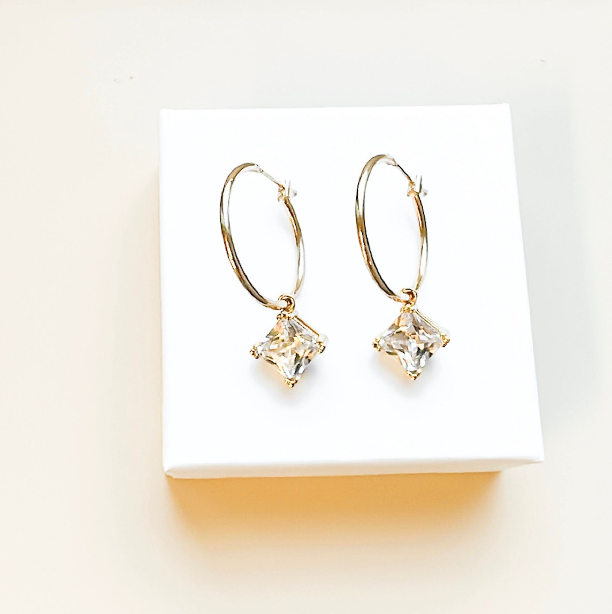 Lola Earrings Gold