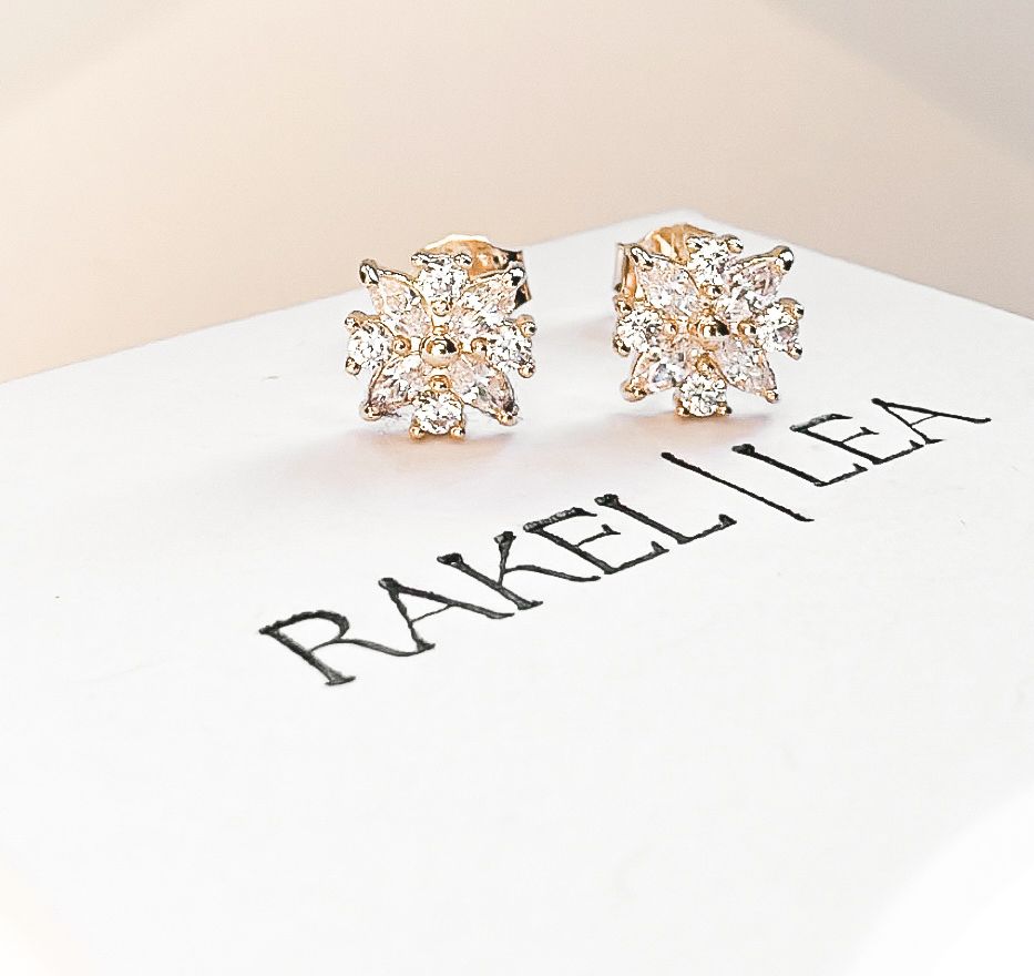 Snow Flower Earrings Gold