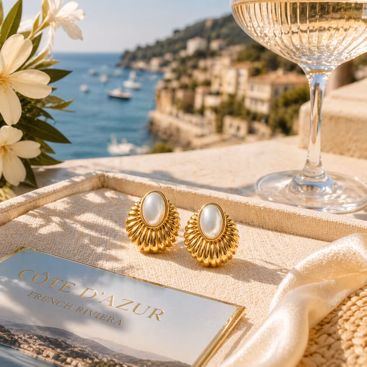 Riviera Pearl Earrings Gold
