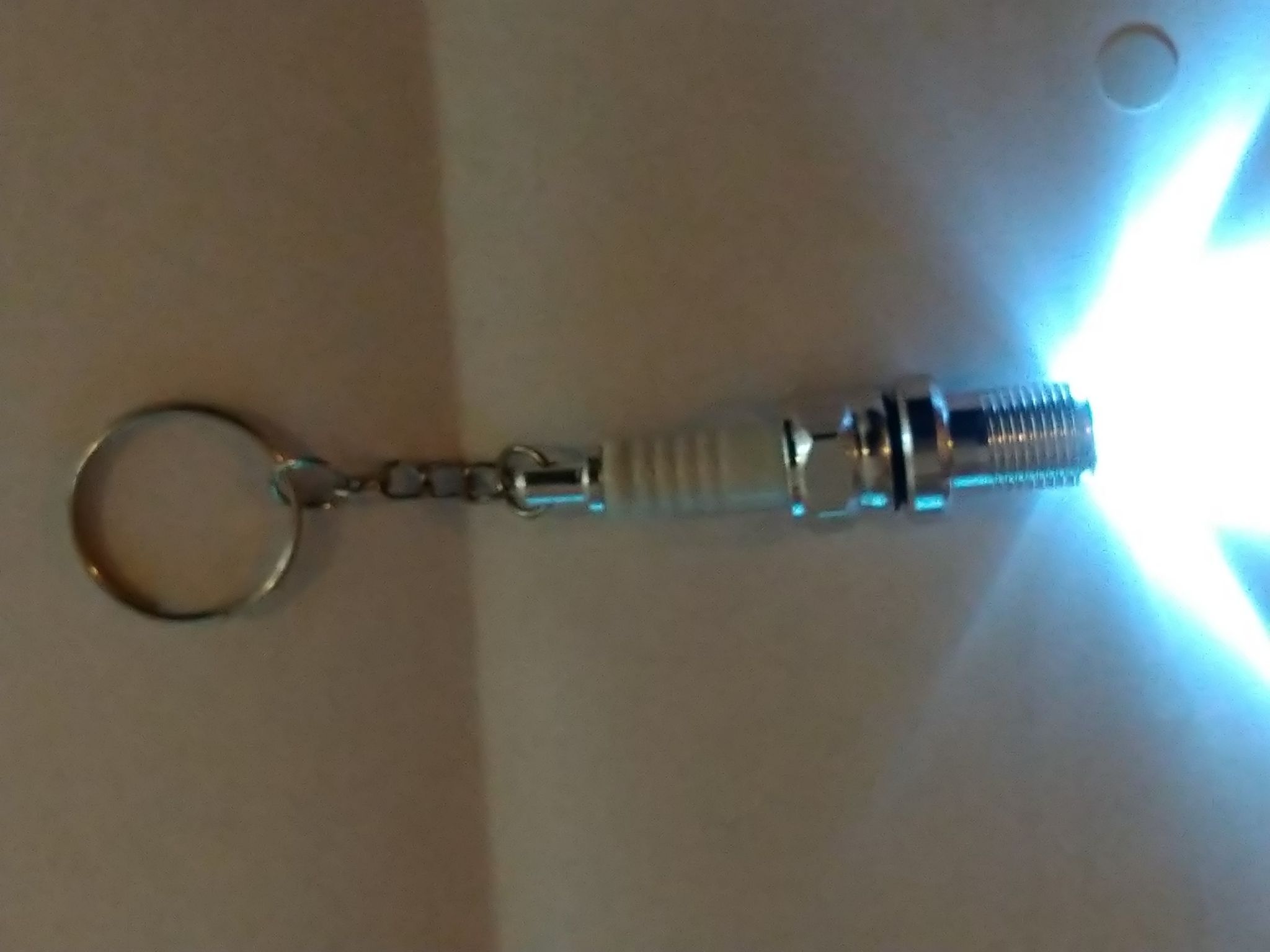 Tändstift Nyckelring/ficklampa